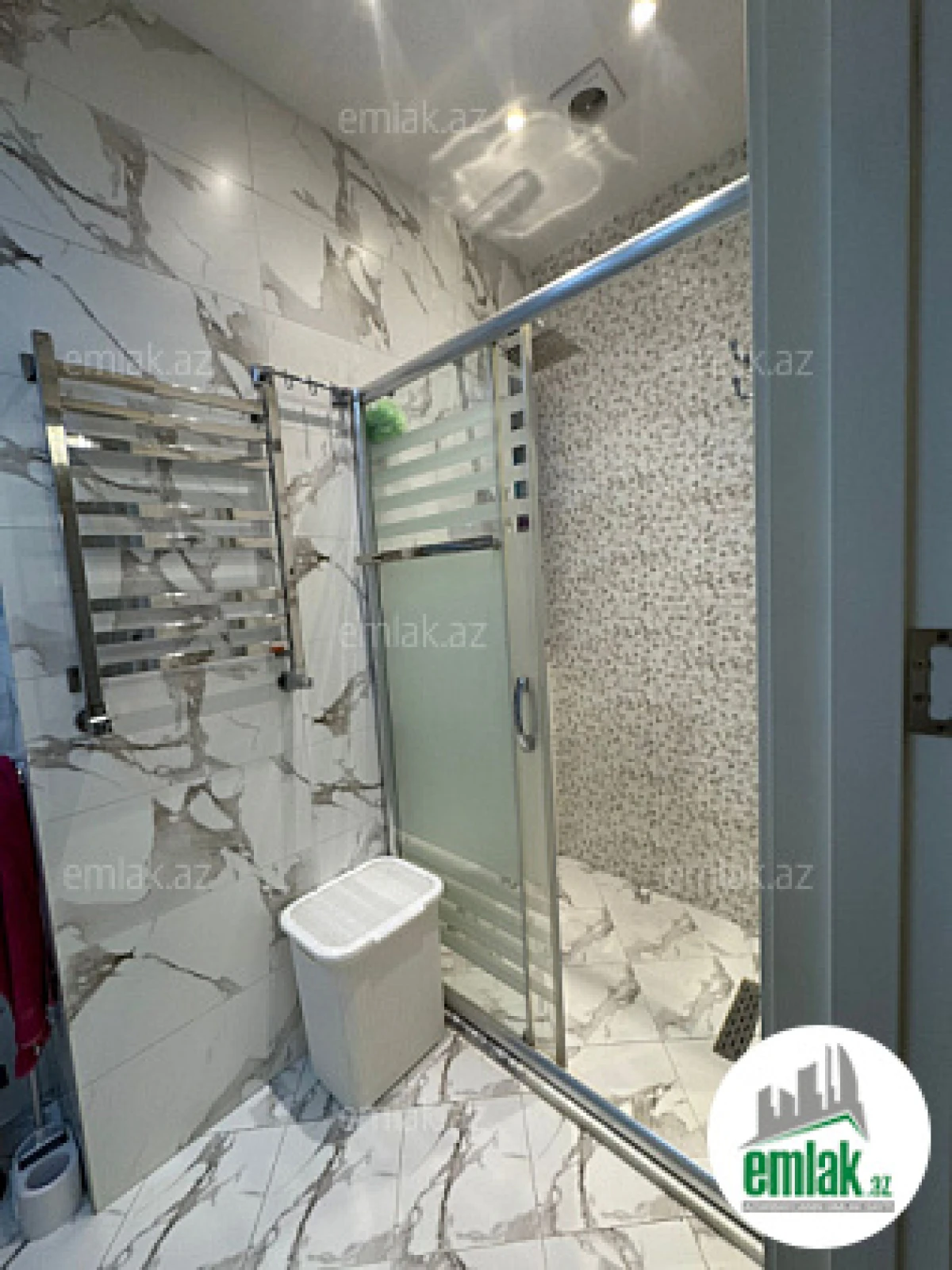 Satılır 3 otaqlı yeni tikili 130 m²