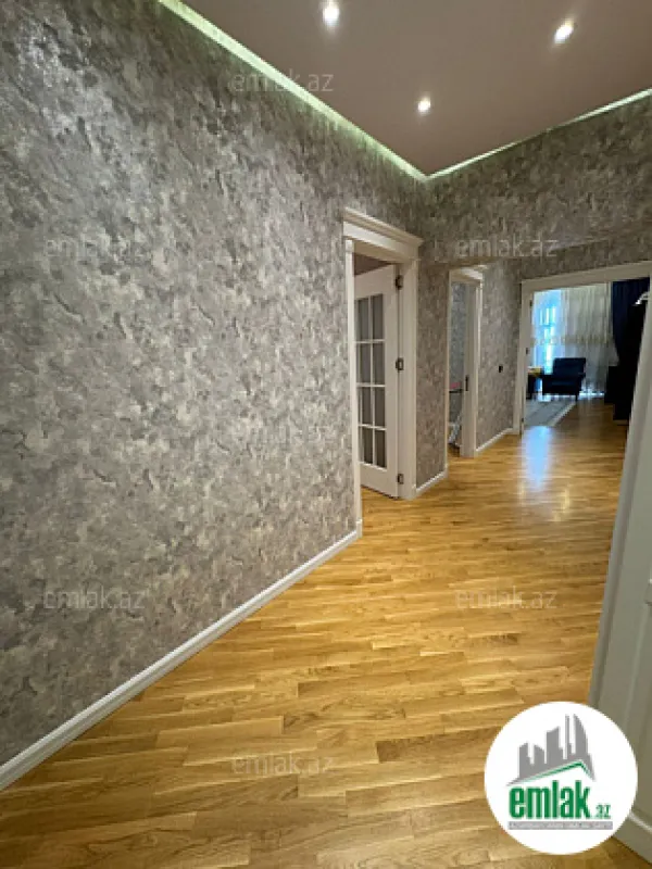 Satılır 3 otaqlı yeni tikili 130 m²