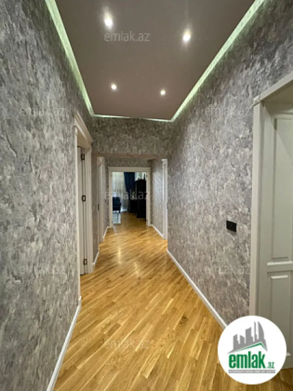 Satılır 3 otaqlı yeni tikili 130 m²