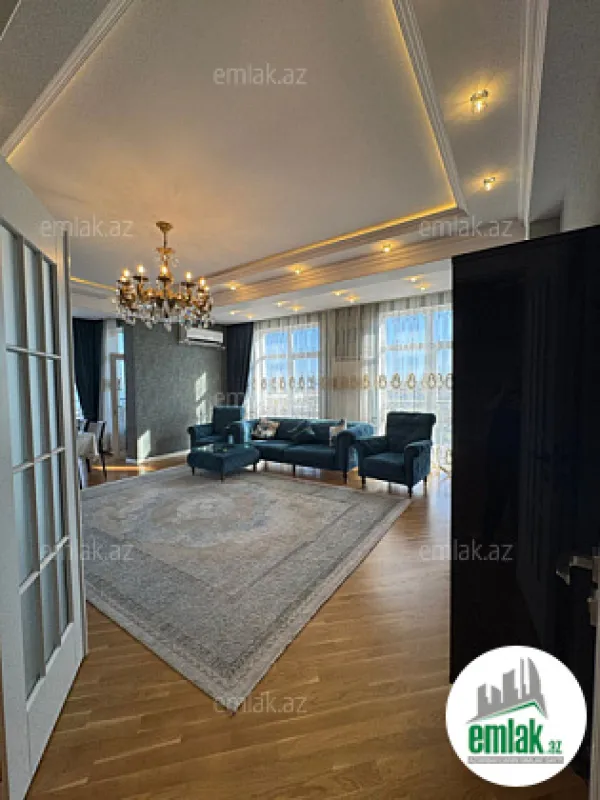 Satılır 3 otaqlı yeni tikili 130 m²