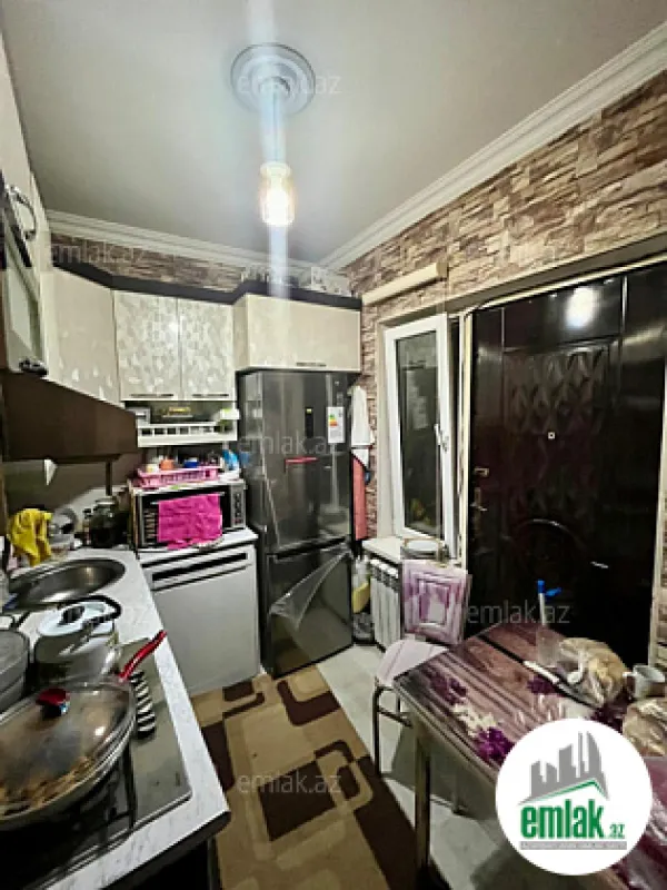 Satılır 2 otaqlı köhnə tikili 65 m²