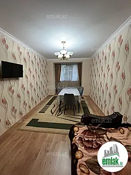 Satılır 4 otaqlı köhnə tikili 120 m²