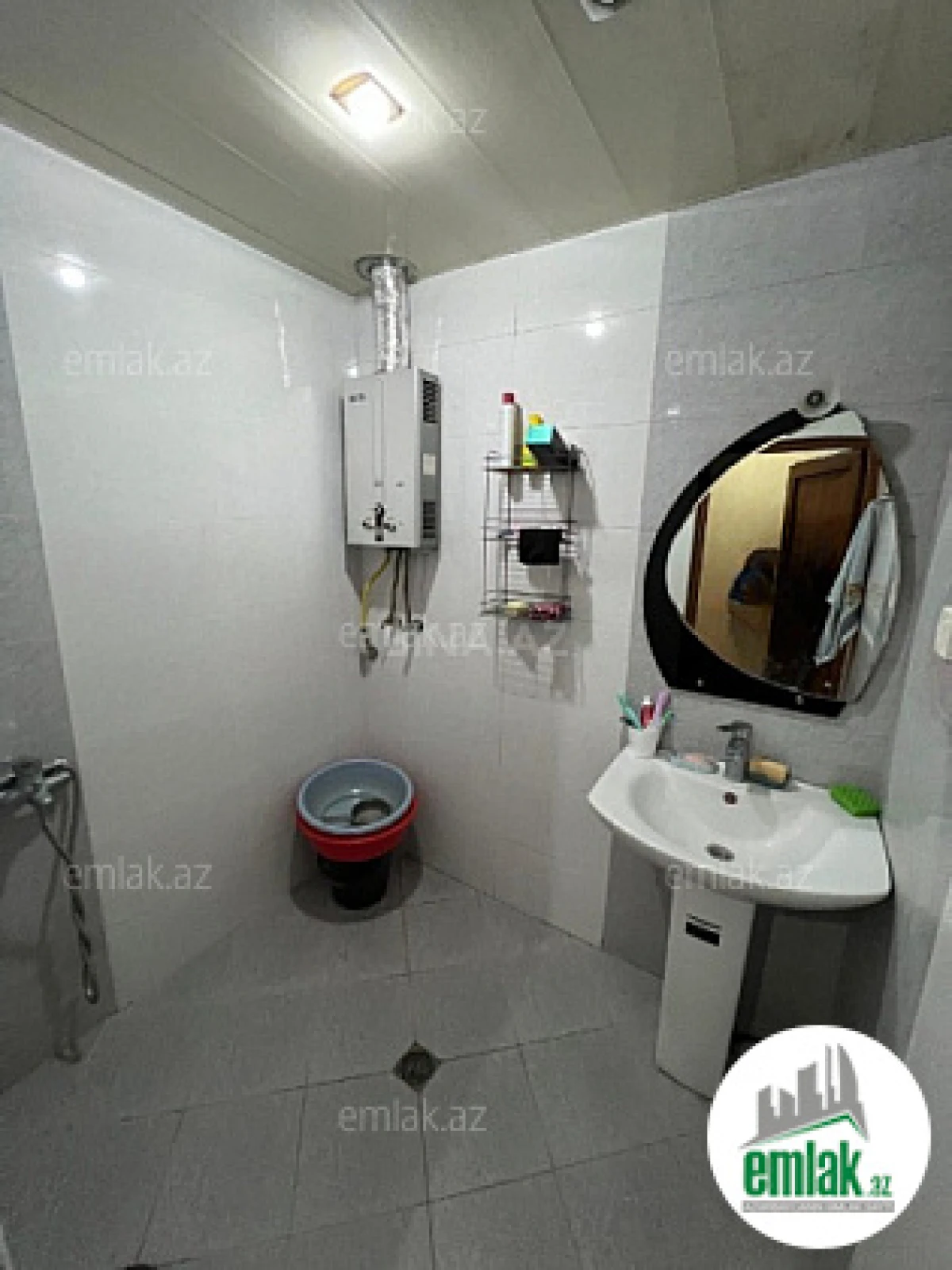 Satılır 4 otaqlı köhnə tikili 120 m²