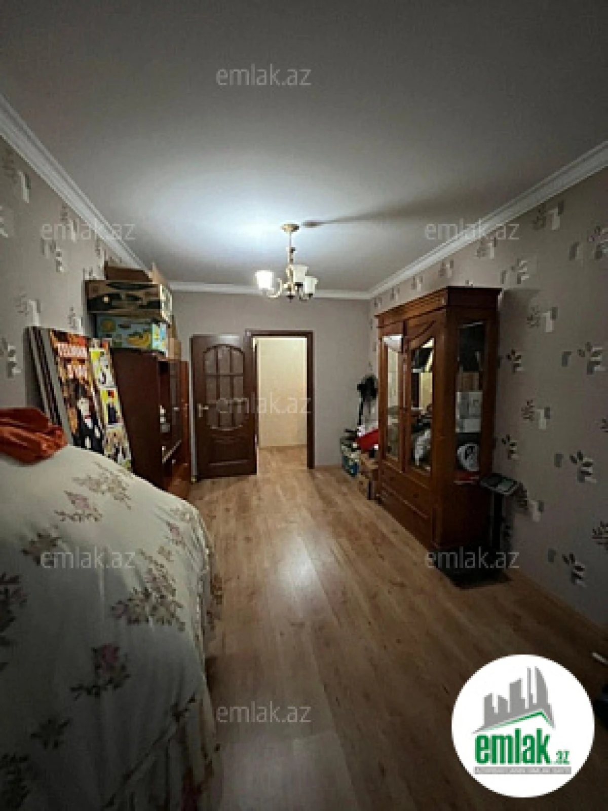 Satılır 4 otaqlı köhnə tikili 120 m²
