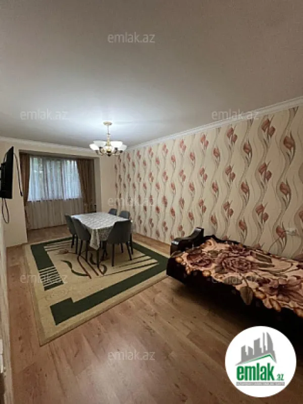 Satılır 4 otaqlı köhnə tikili 120 m²