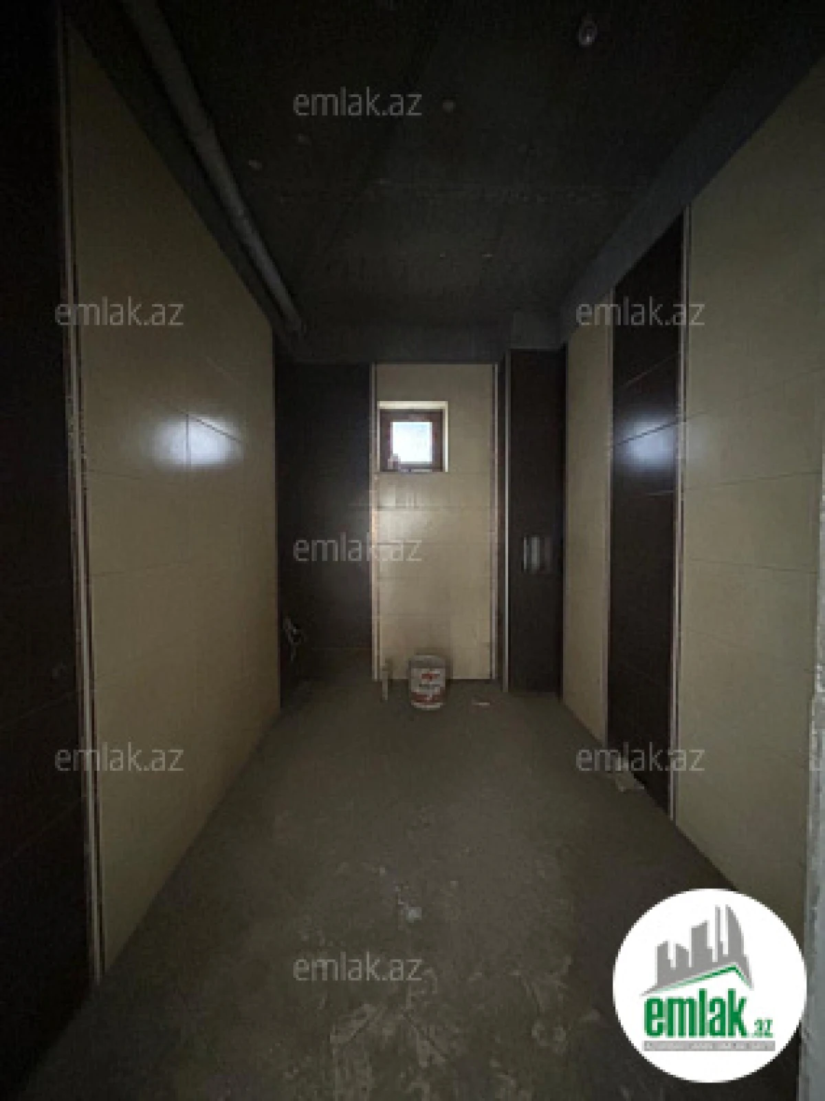 Satılır 5 otaqlı həyət evi 300 m²