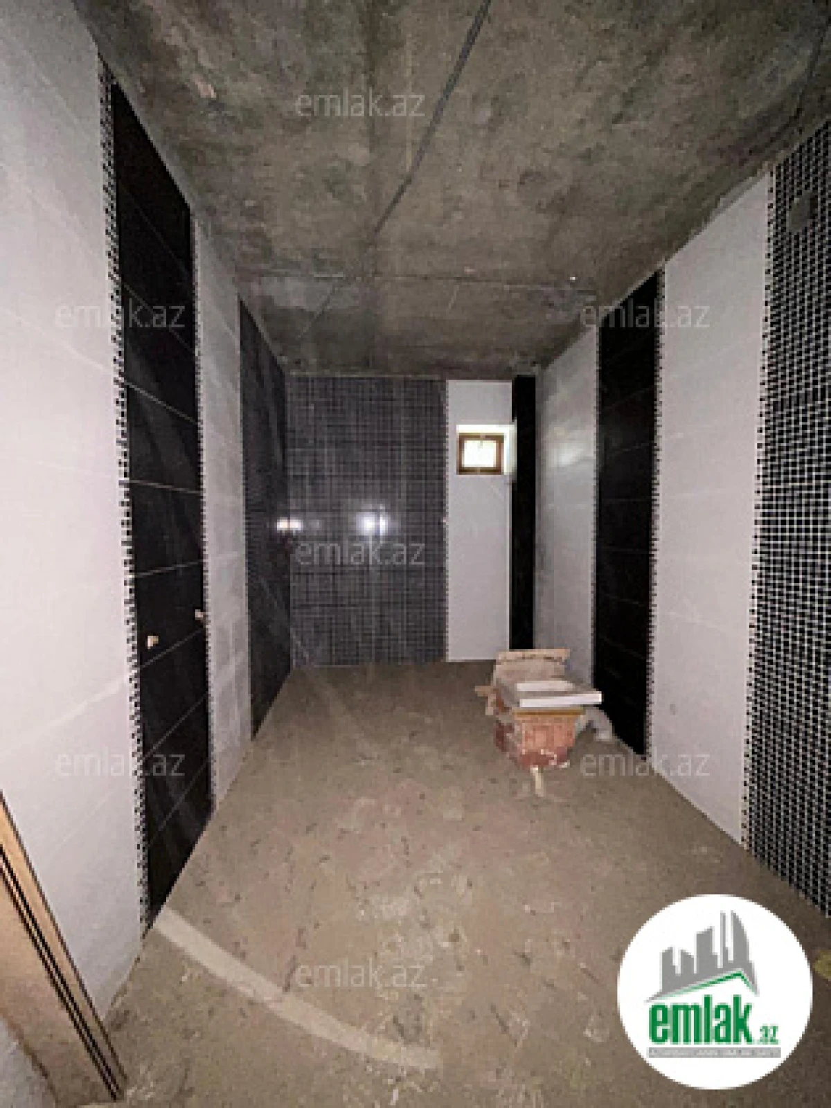 Satılır 5 otaqlı həyət evi 300 m²