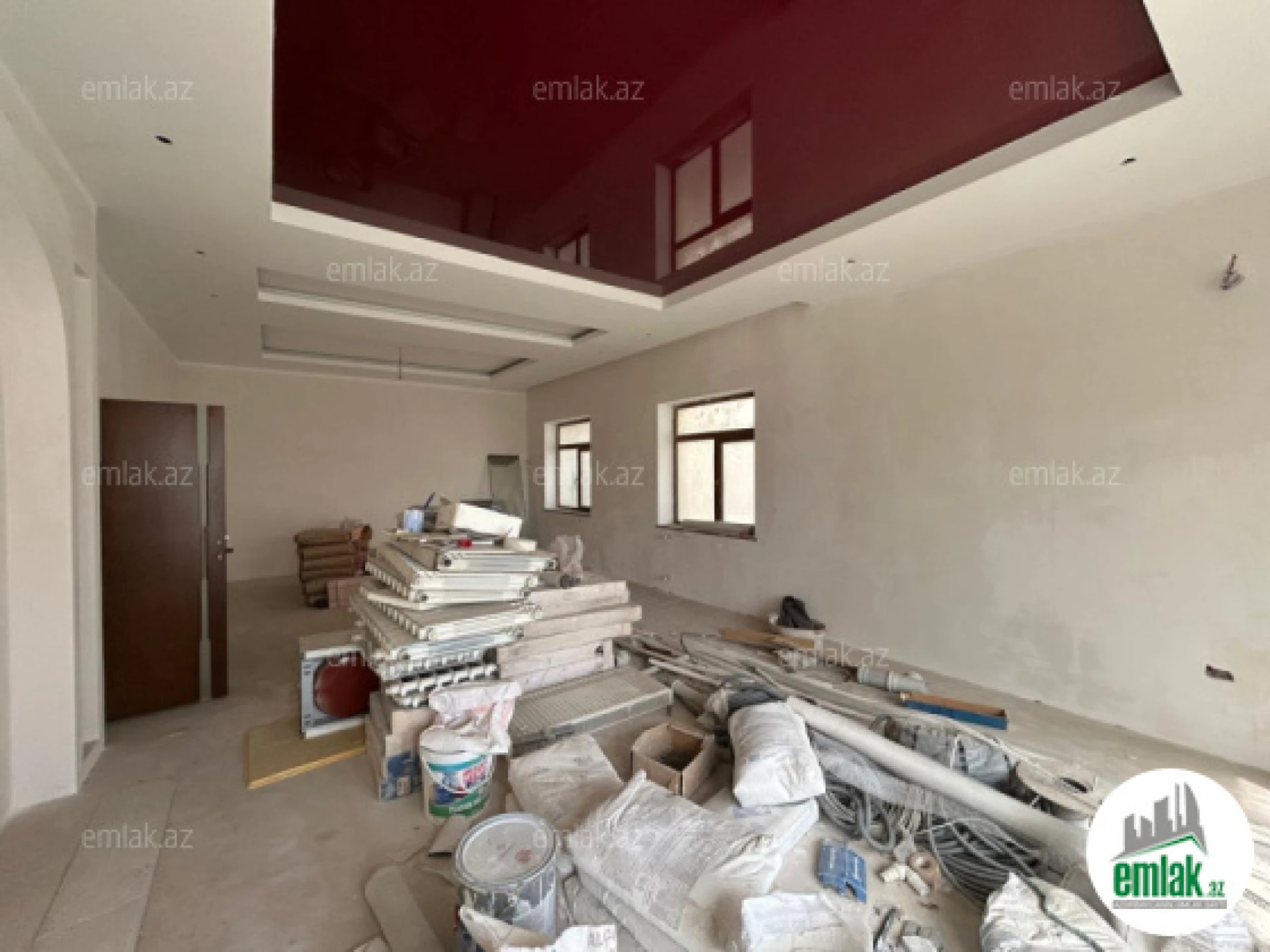 Satılır 5 otaqlı həyət evi 300 m²