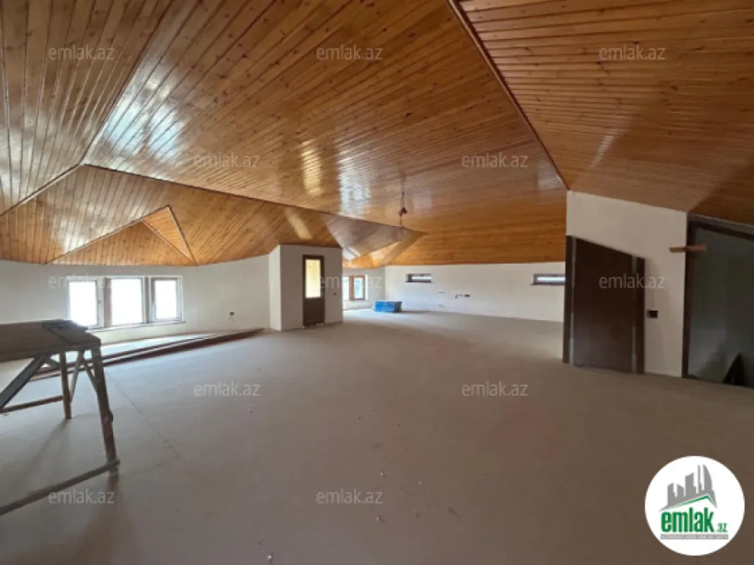 Satılır 5 otaqlı həyət evi 300 m²