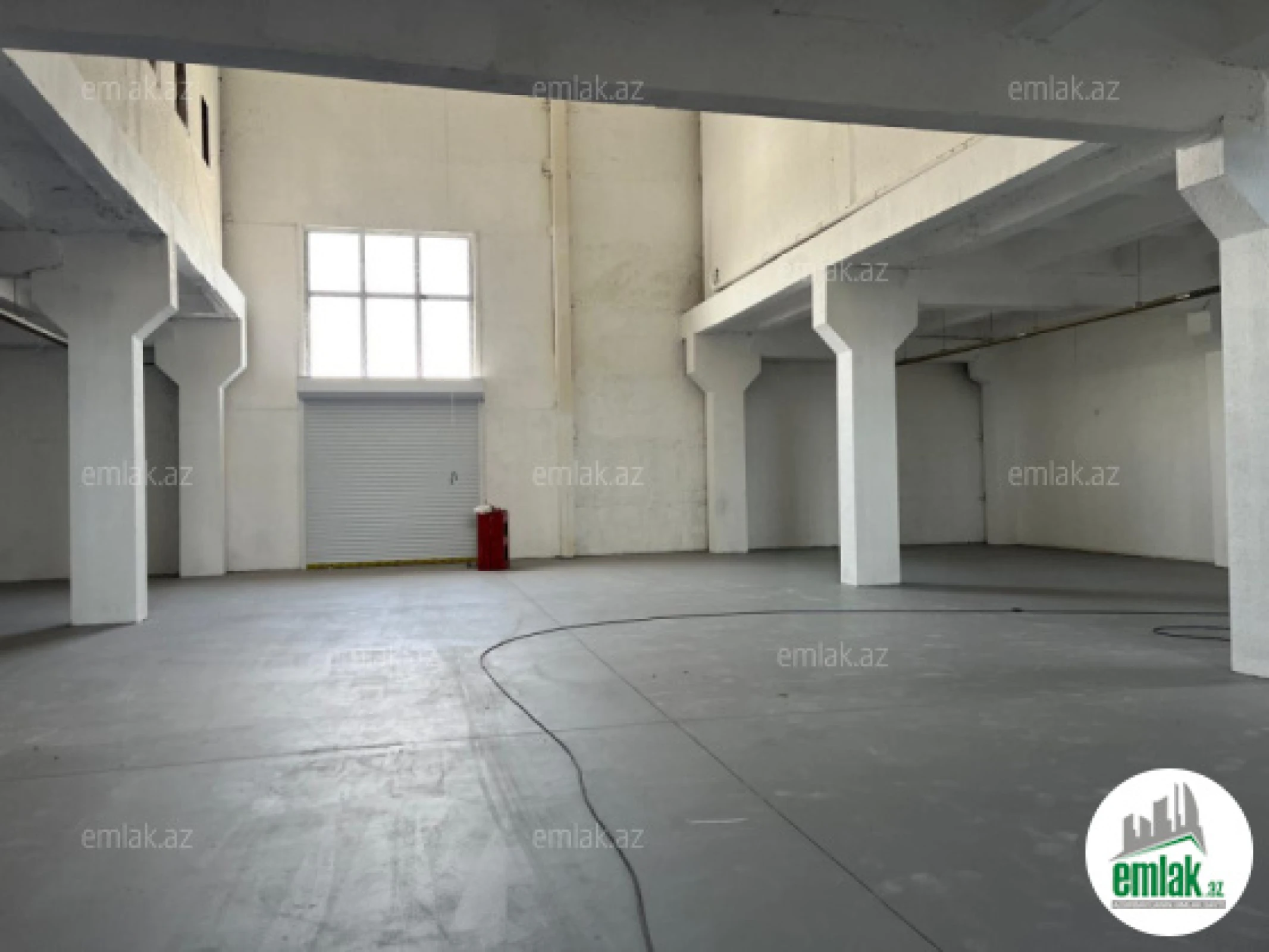 Satılır 3 otaqlı obyekt 1800 m²