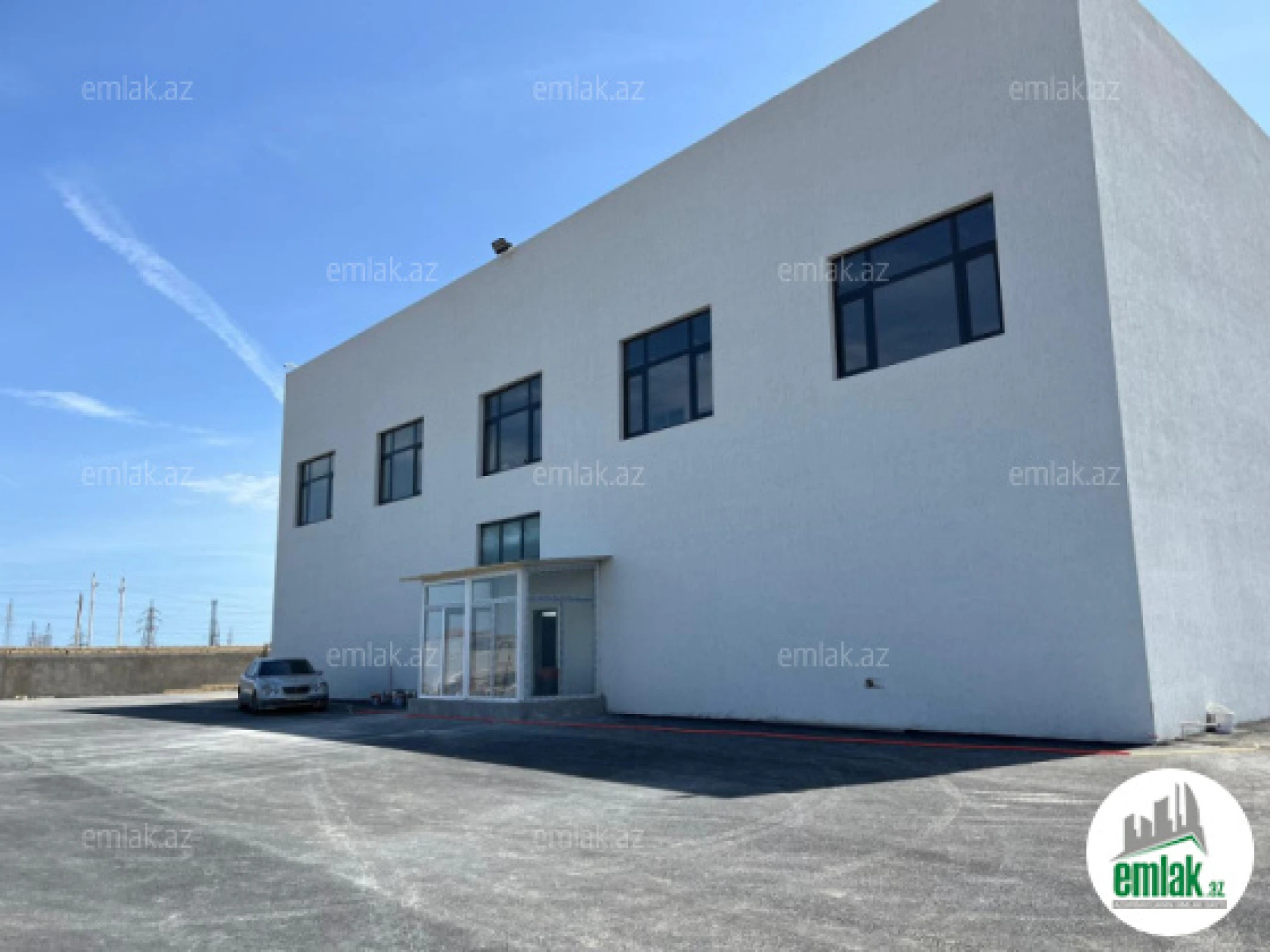 Satılır 3 otaqlı obyekt 1800 m²