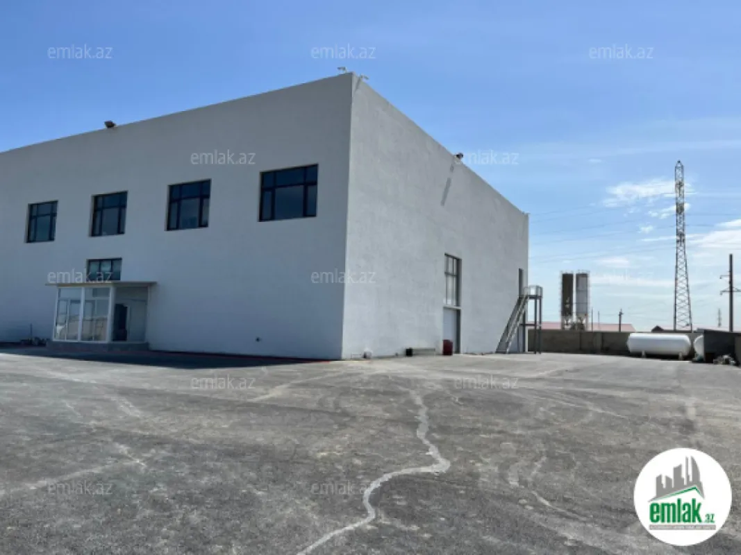 Satılır 3 otaqlı obyekt 1800 m²