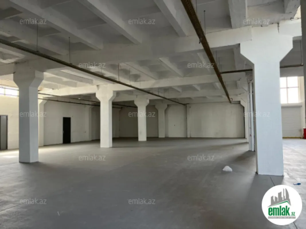 Satılır 3 otaqlı obyekt 1800 m²