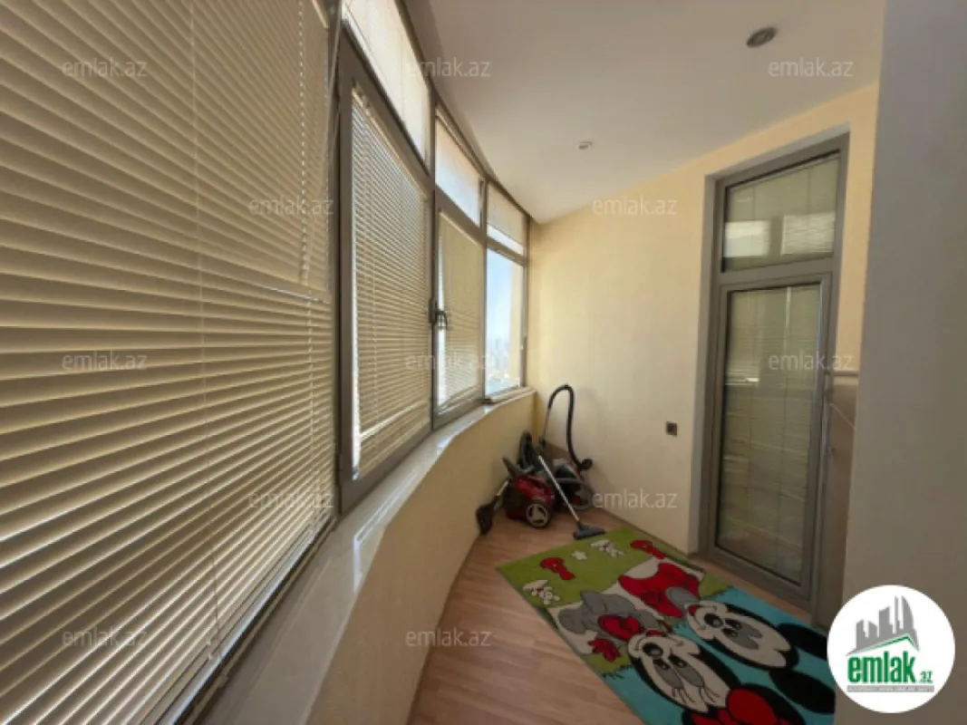 Satılır 4 otaqlı yeni tikili 220 m²