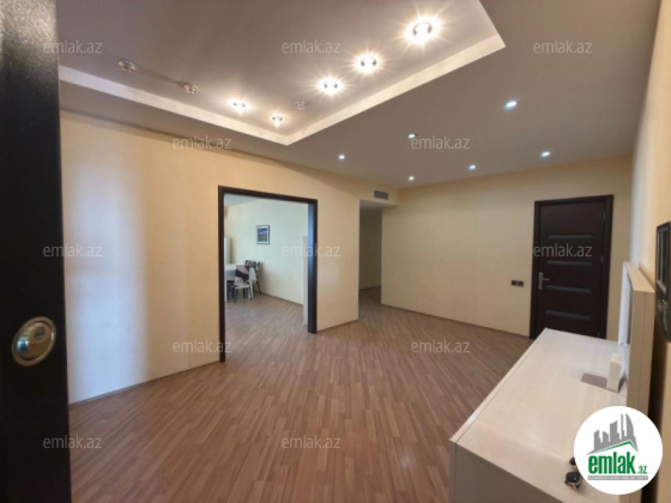 Satılır 4 otaqlı yeni tikili 220 m²