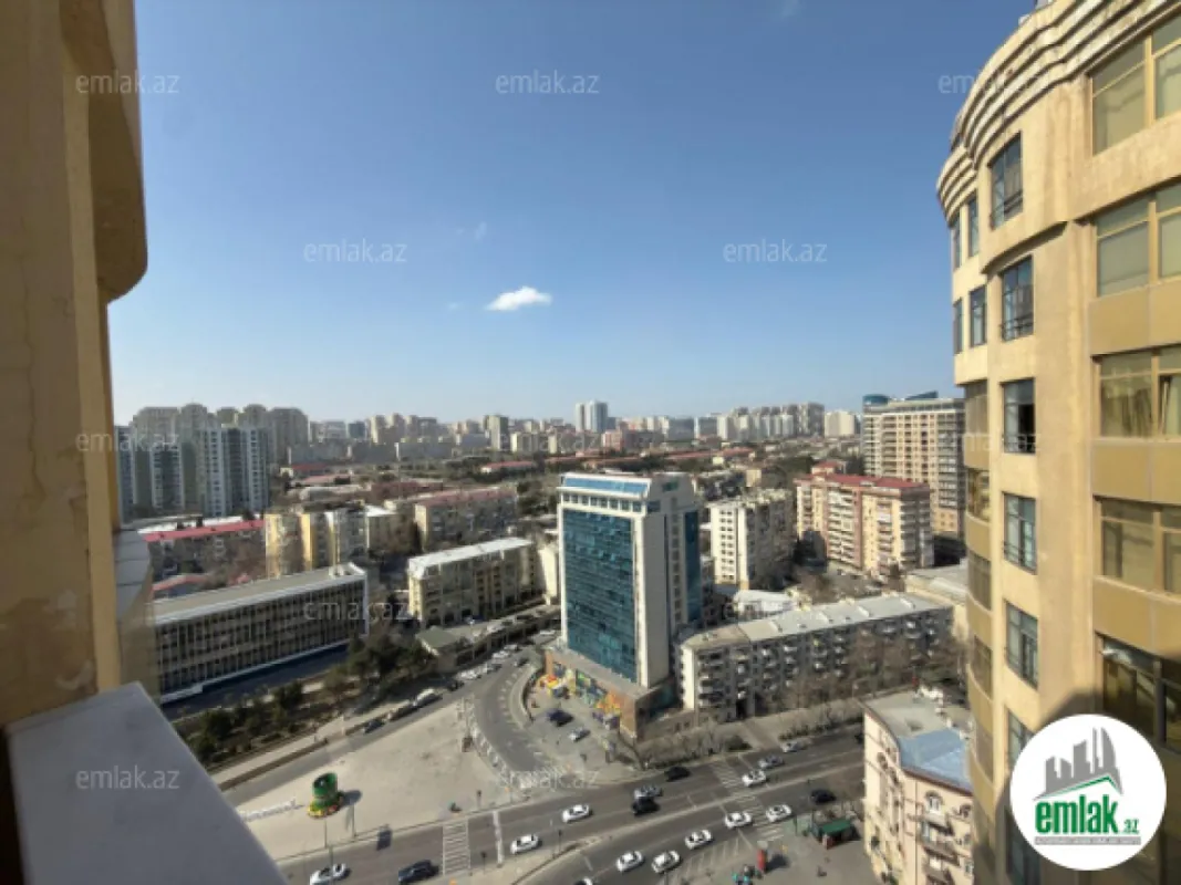 Satılır 4 otaqlı yeni tikili 220 m²