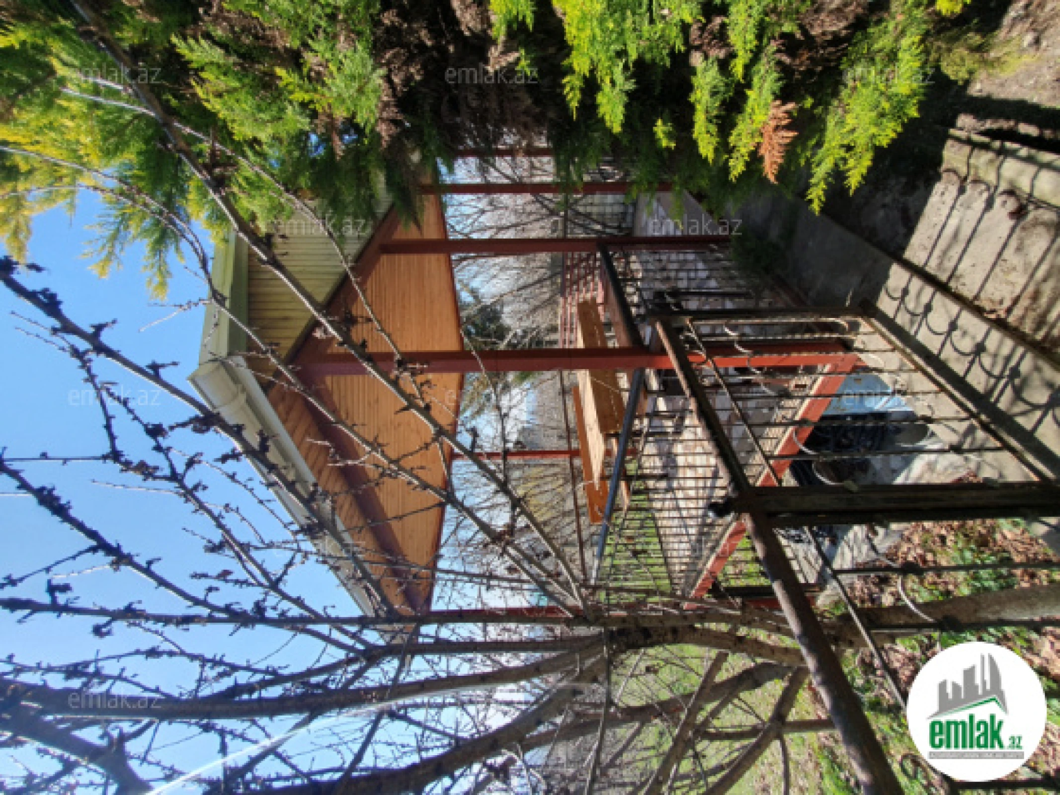 Satılır 6 otaqlı mənzil 15 m²