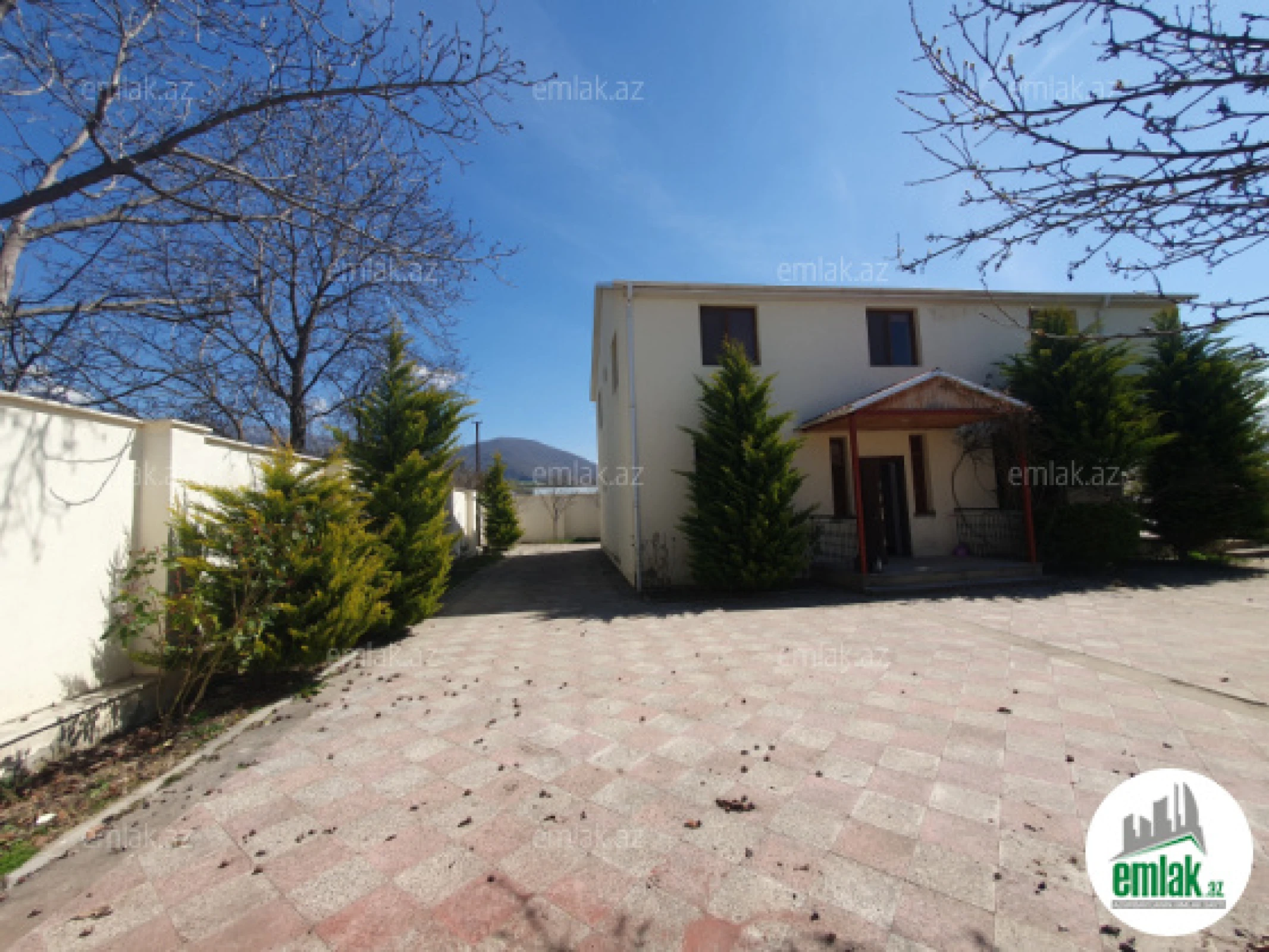 Satılır 6 otaqlı mənzil 15 m²