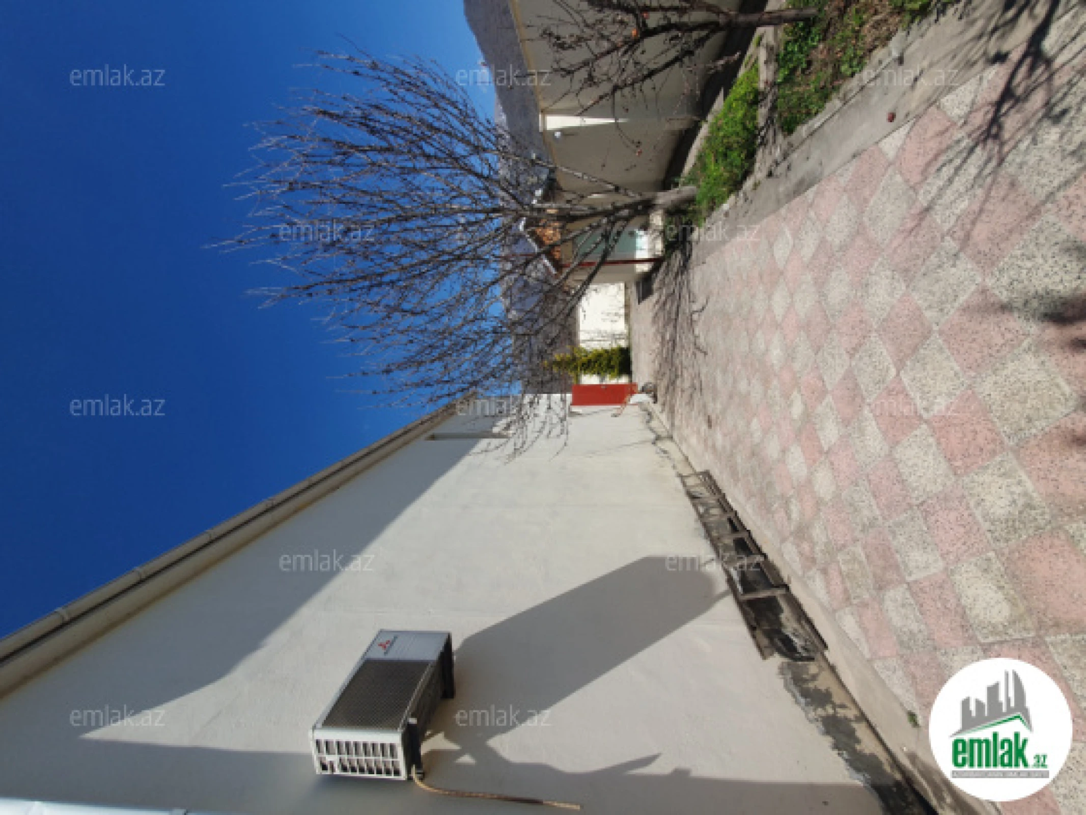 Satılır 6 otaqlı mənzil 15 m²