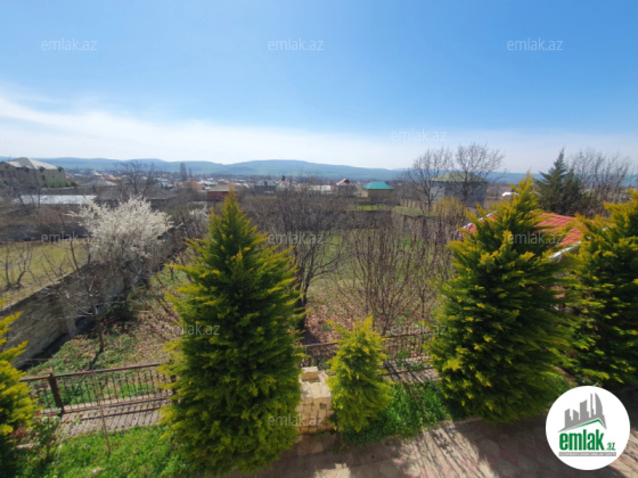 Satılır 6 otaqlı mənzil 15 m²