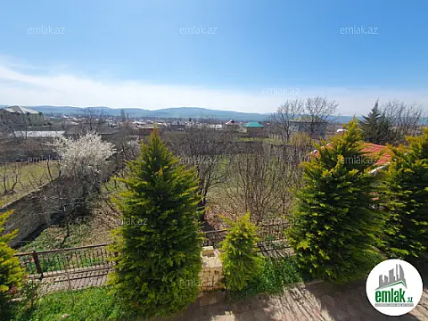 Satılır 6 otaqlı mənzil 15 m²