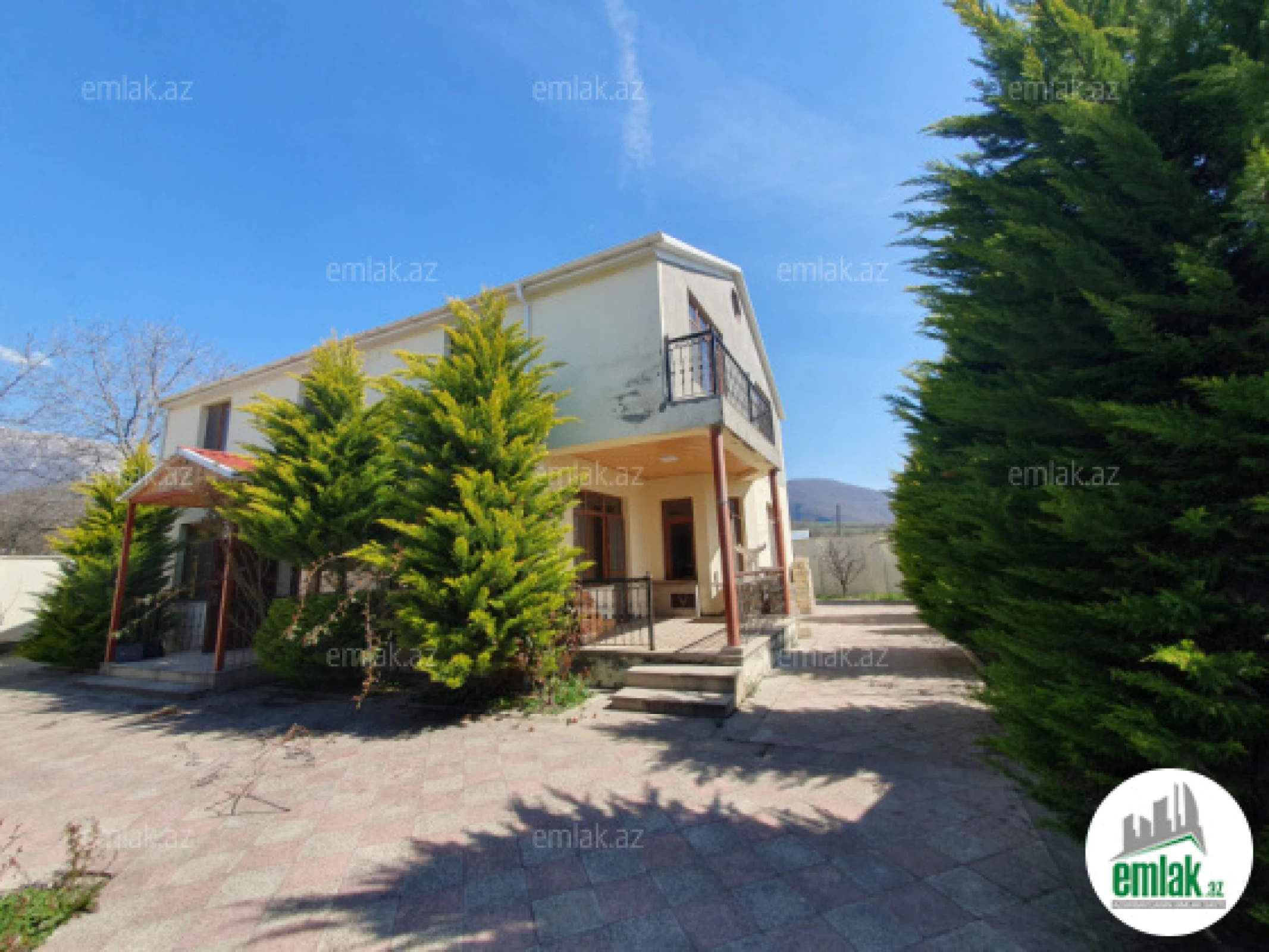 Satılır 6 otaqlı mənzil 15 m²