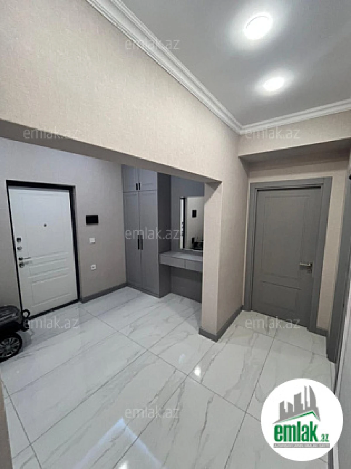 Satılır 2 otaqlı yeni tikili 61 m²