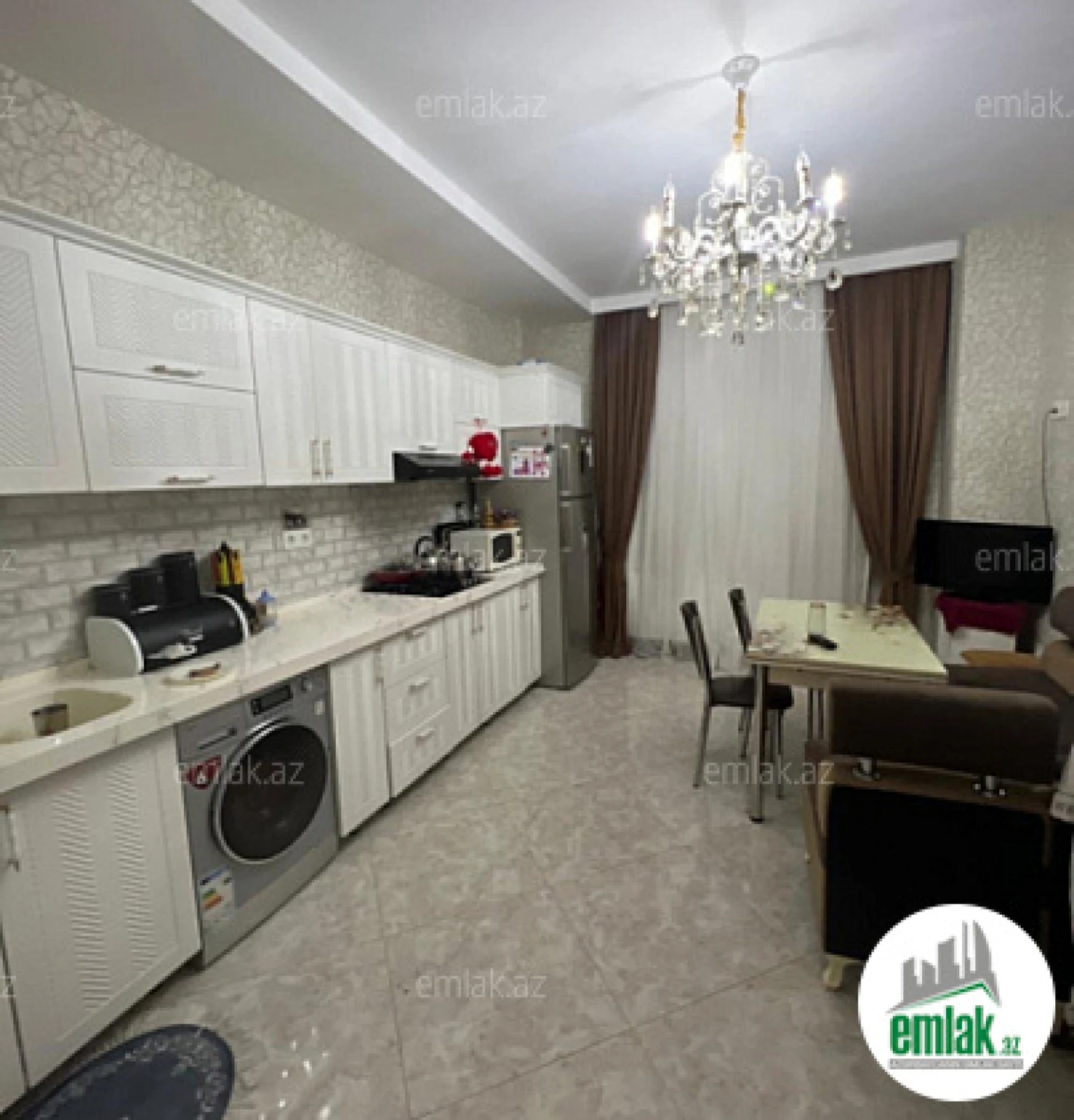 Satılır 3 otaqlı yeni tikili 160 m²