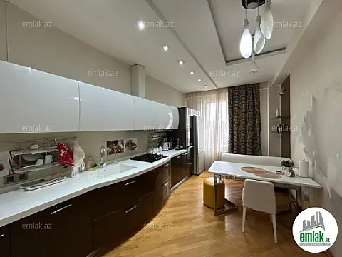 Satılır 5 otaqlı yeni tikili 205 m²