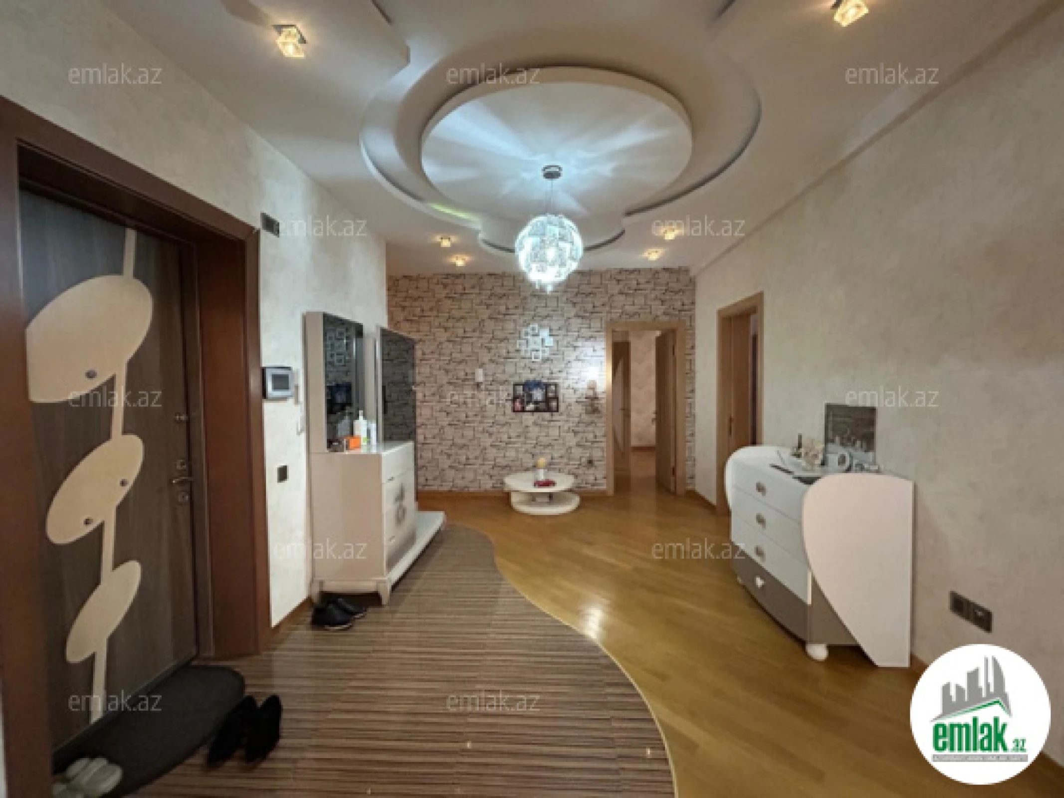 Satılır 5 otaqlı yeni tikili 205 m²