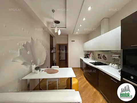 Satılır 5 otaqlı yeni tikili 205 m²
