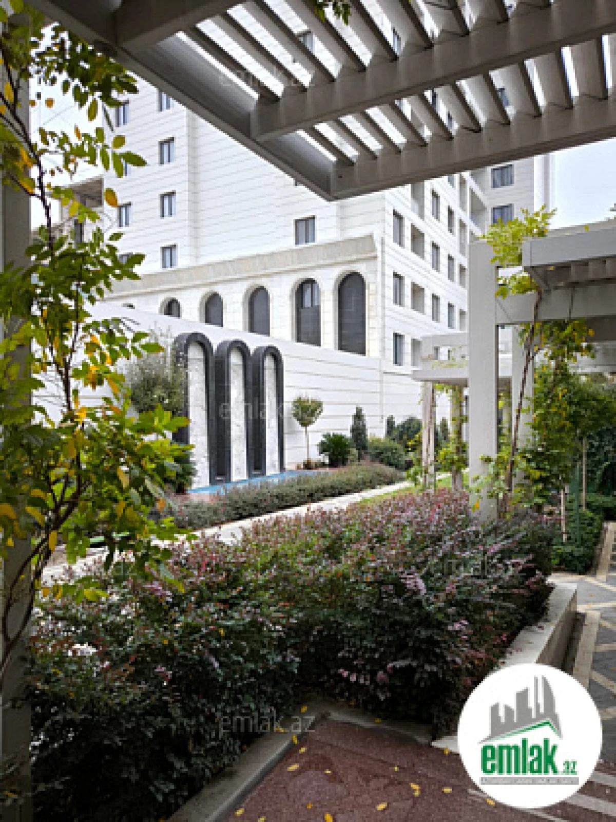 Satılır 2 otaqlı yeni tikili 74 m²