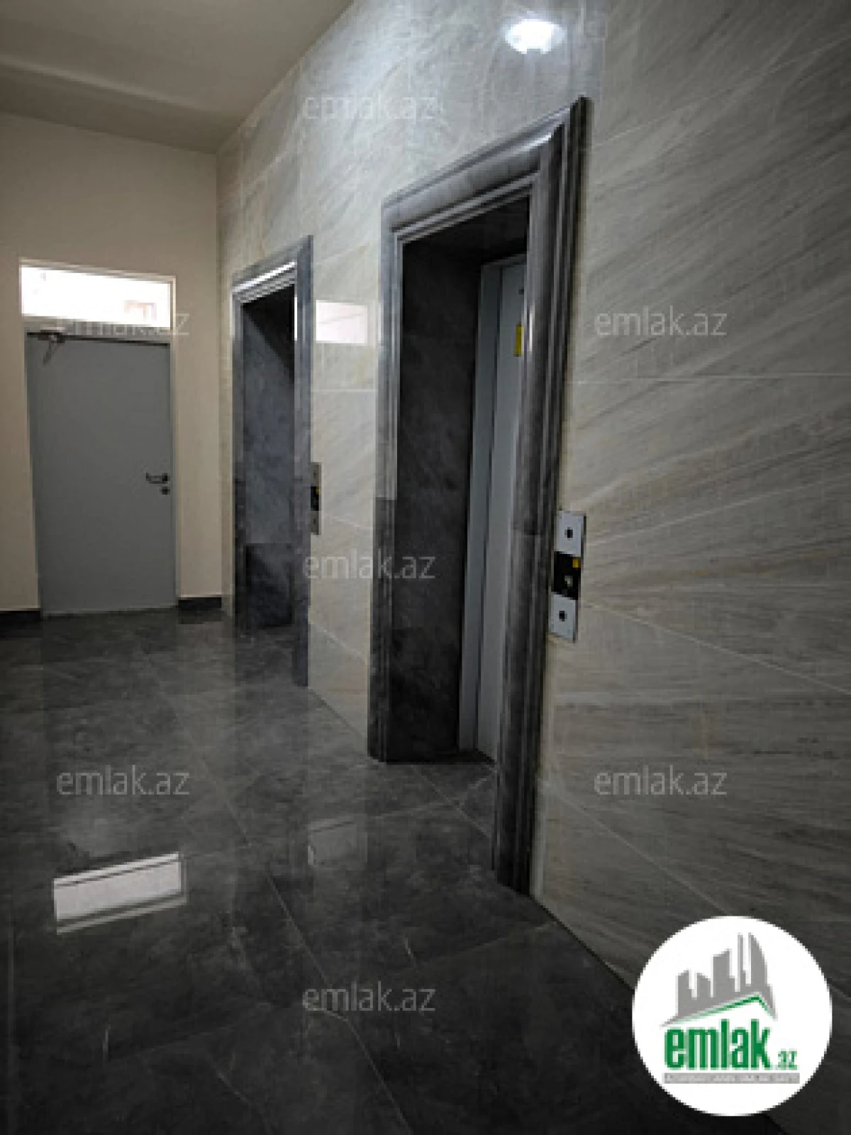 Satılır 2 otaqlı yeni tikili 74 m²