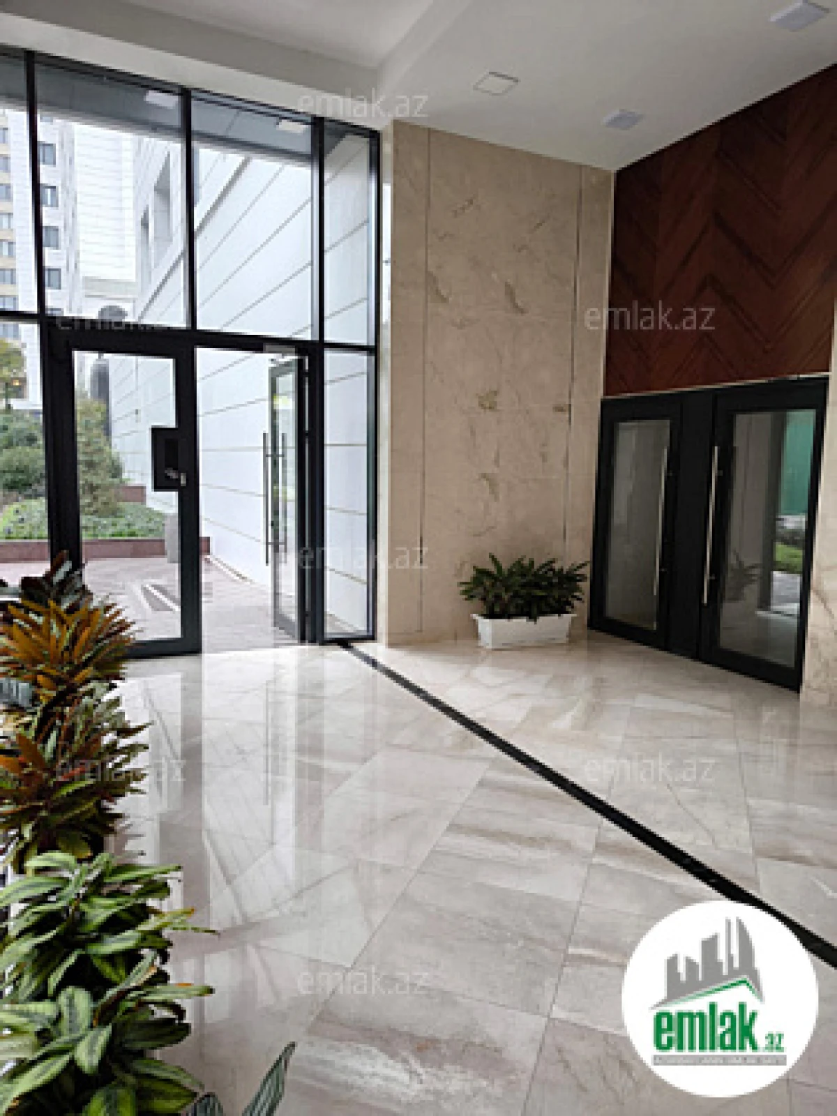 Satılır 2 otaqlı yeni tikili 74 m²