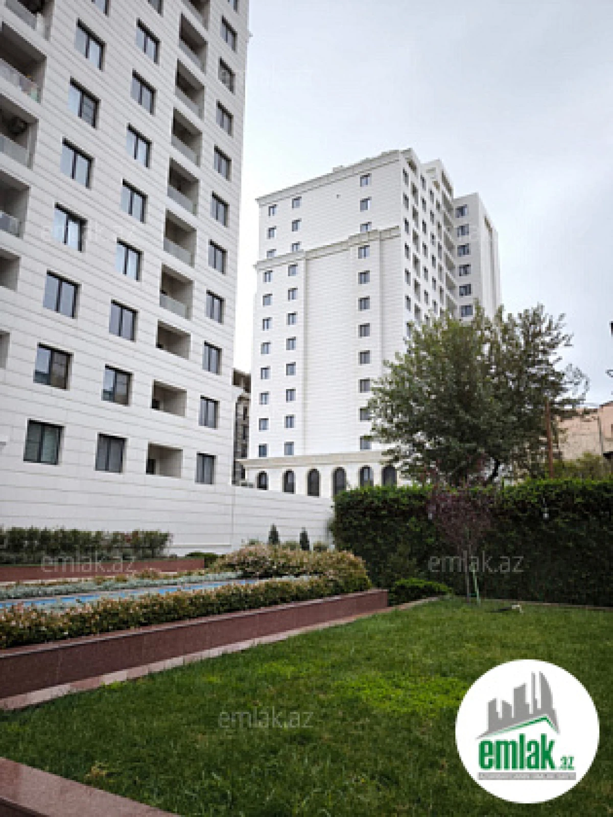 Satılır 2 otaqlı yeni tikili 74 m²