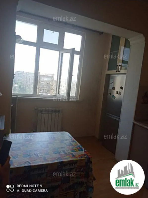 Satılır 3 otaqlı köhnə tikili 80 m²
