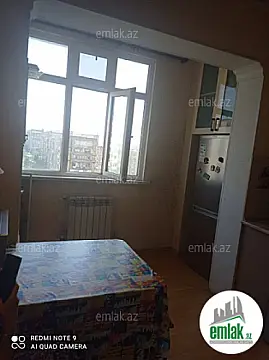 Satılır 3 otaqlı köhnə tikili 80 m²