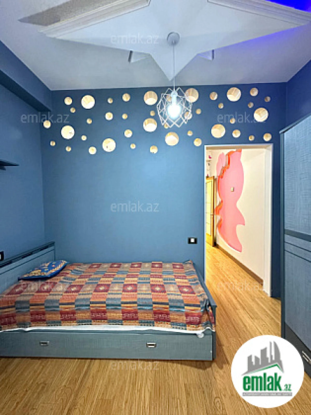 Satılır 4 otaqlı yeni tikili 180 m²