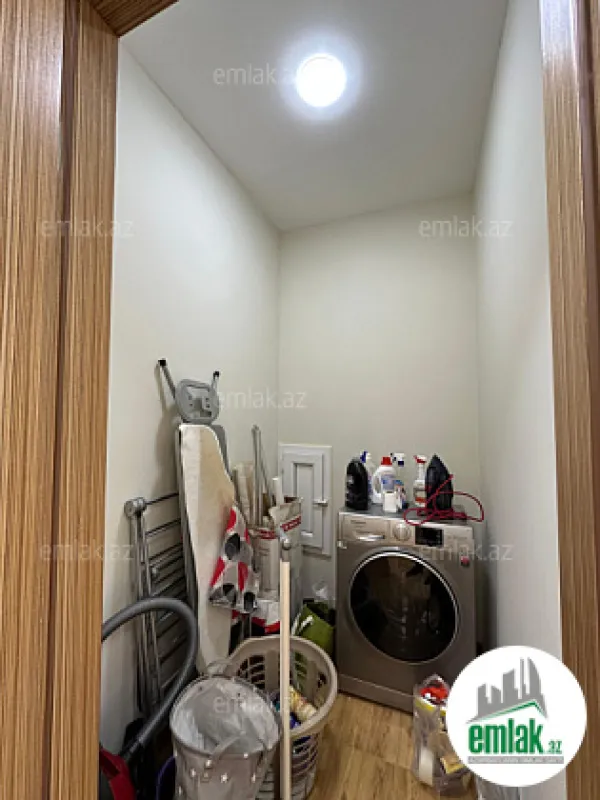 Satılır 4 otaqlı yeni tikili 180 m²