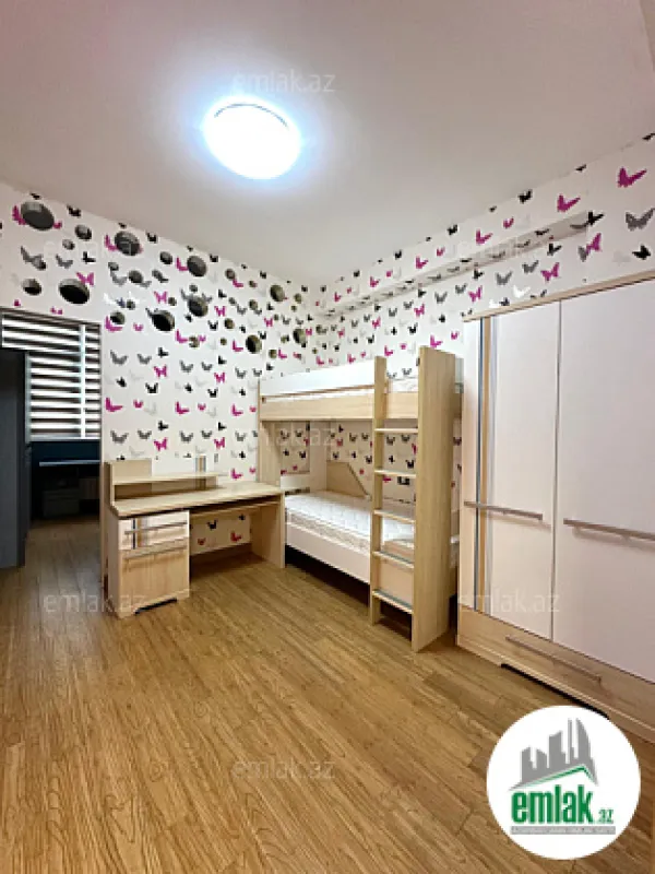 Satılır 4 otaqlı yeni tikili 180 m²