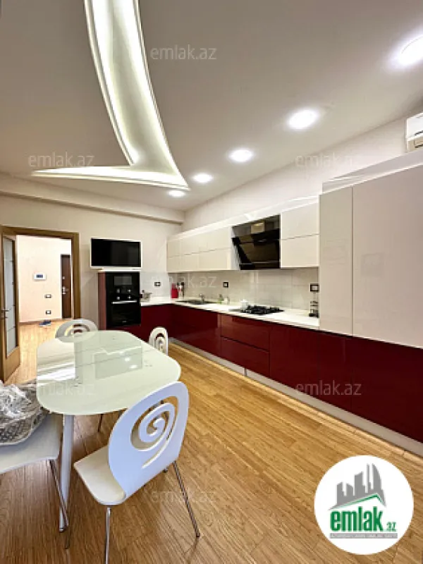 Satılır 4 otaqlı yeni tikili 180 m²