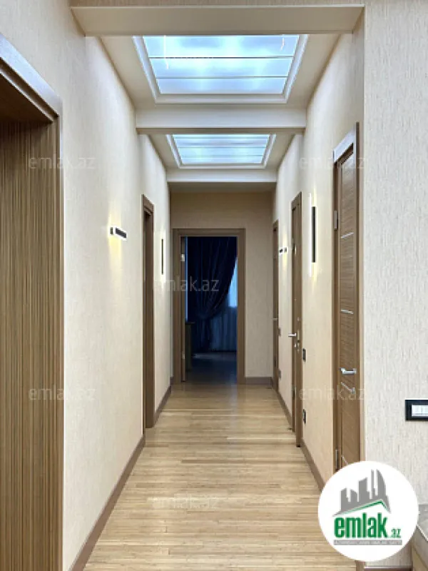 Satılır 4 otaqlı yeni tikili 180 m²