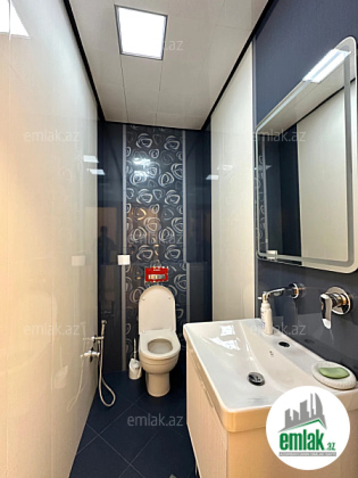 Satılır 4 otaqlı yeni tikili 180 m²