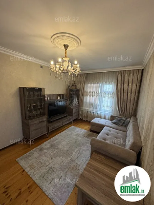 Satılır 2 otaqlı köhnə tikili 70 m²