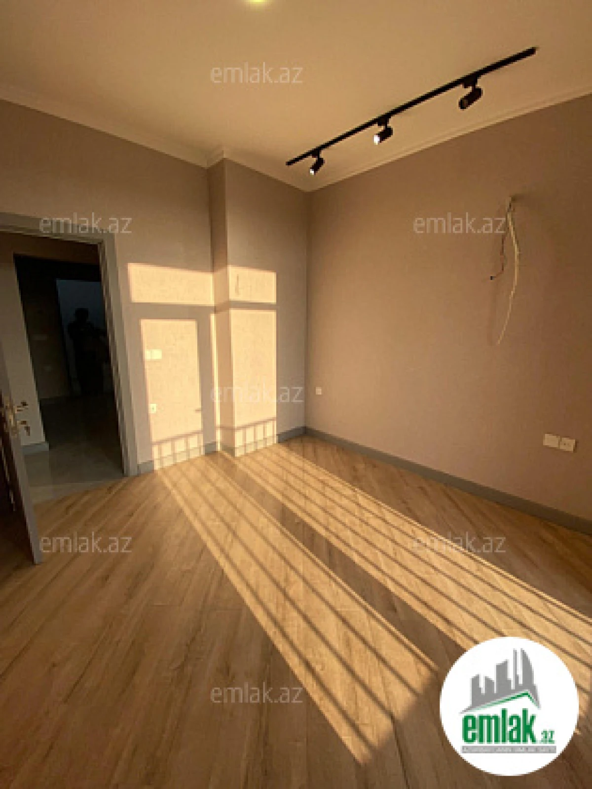 Satılır 2 otaqlı yeni tikili 61 m²