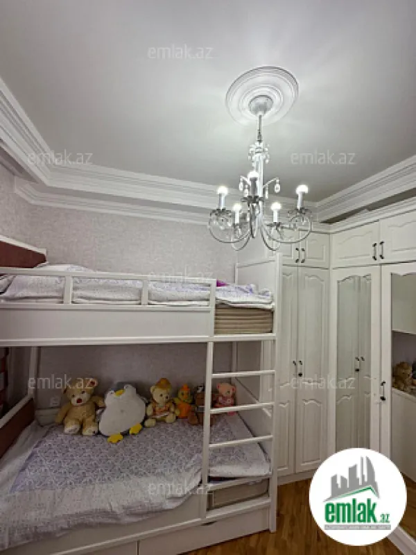 Satılır 3 otaqlı yeni tikili 80 m²