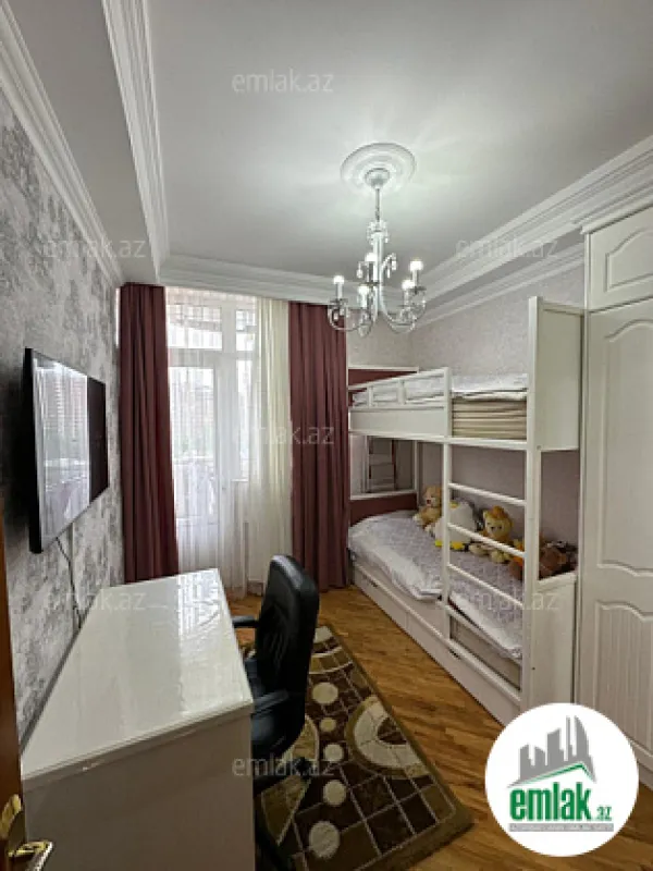 Satılır 3 otaqlı yeni tikili 80 m²