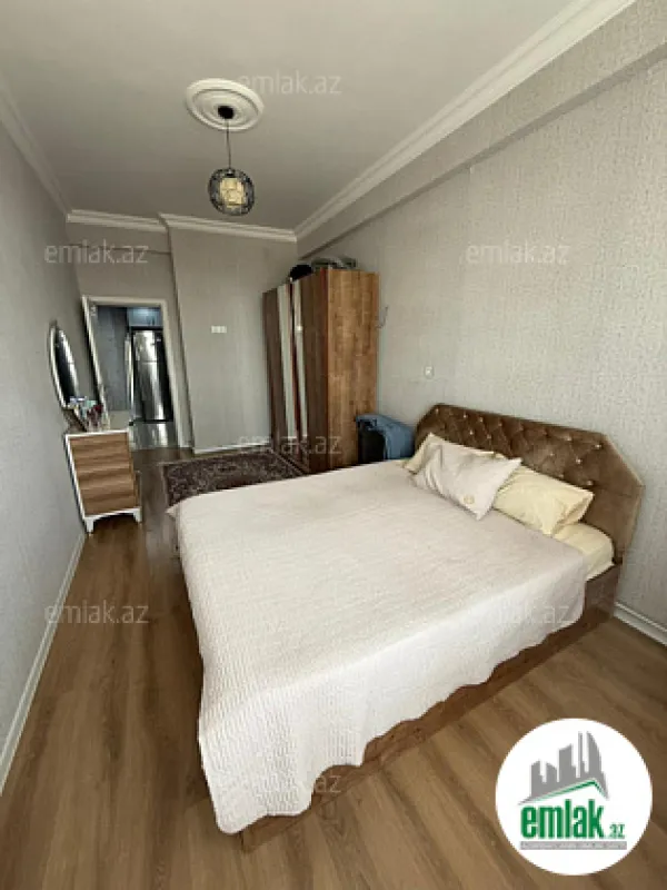 Satılır 2 otaqlı yeni tikili 76 m²