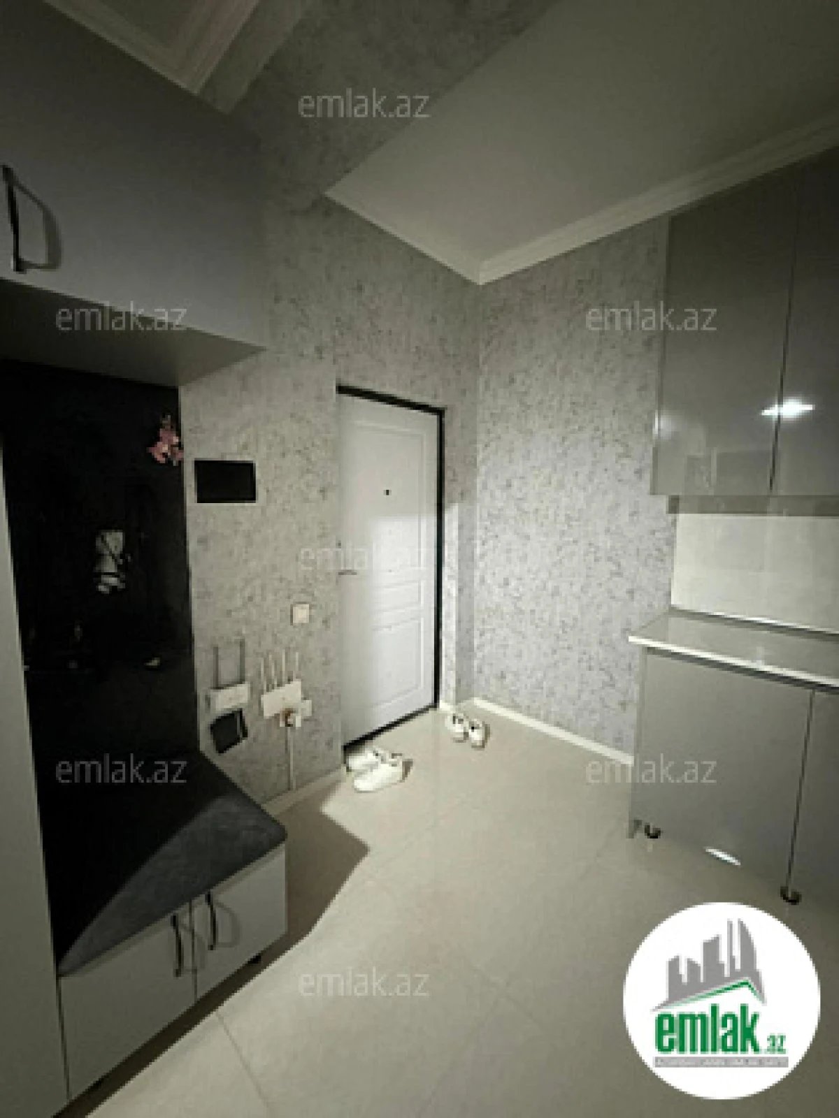 Satılır 2 otaqlı yeni tikili 76 m²