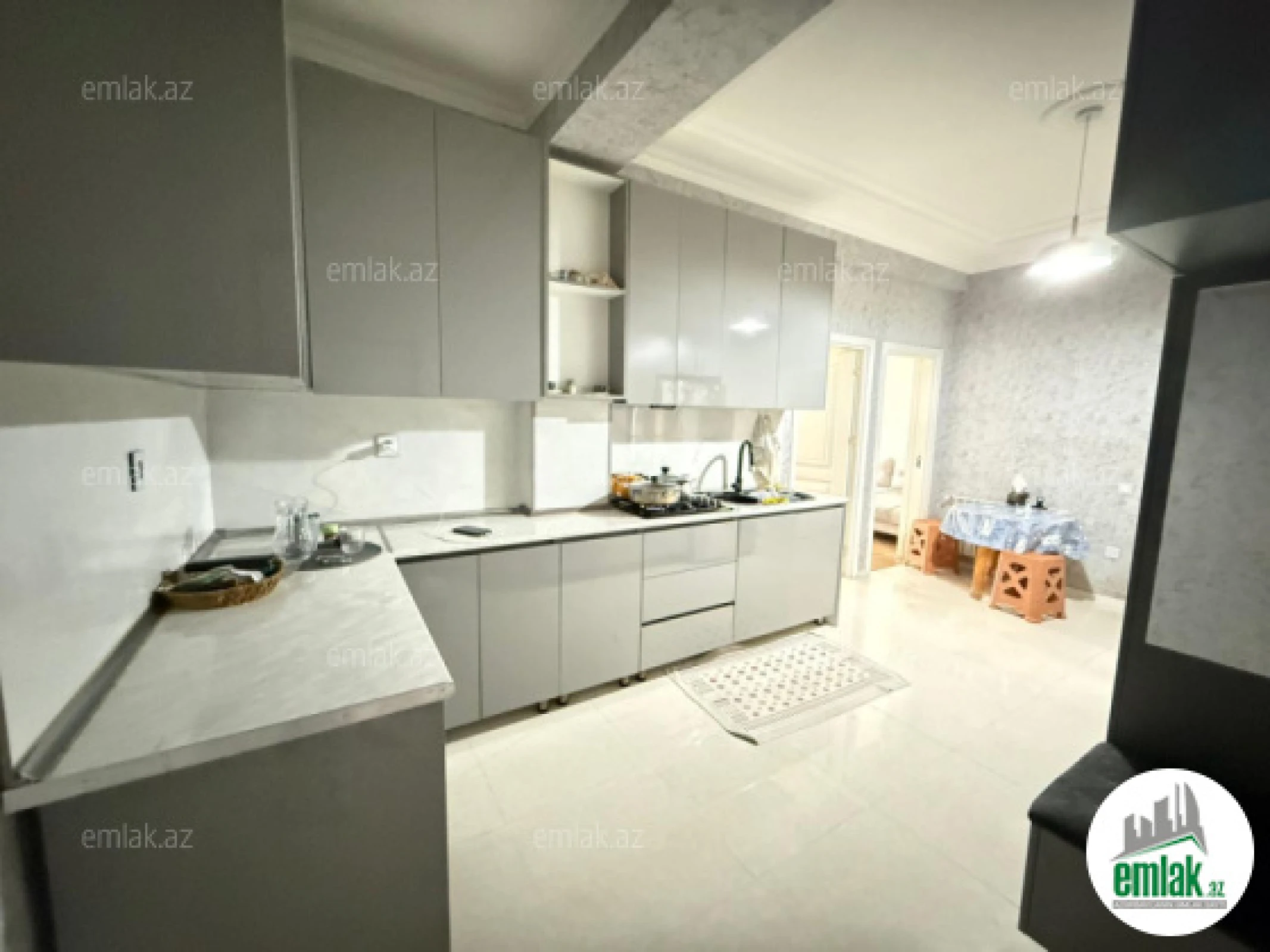 Satılır 2 otaqlı yeni tikili 76 m²